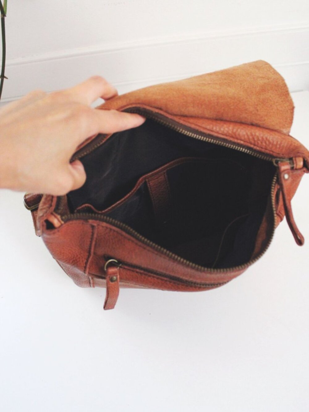 Vintage Duluth Trading Company Brown Leather Backpack Pebbled Shoulder Bag Tan - Picture 7 of 11